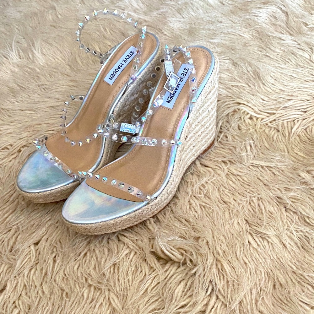 Steve Madden Iridescent Clear Studded Espadrille Wedge Sandals - Silver🌶️🍒